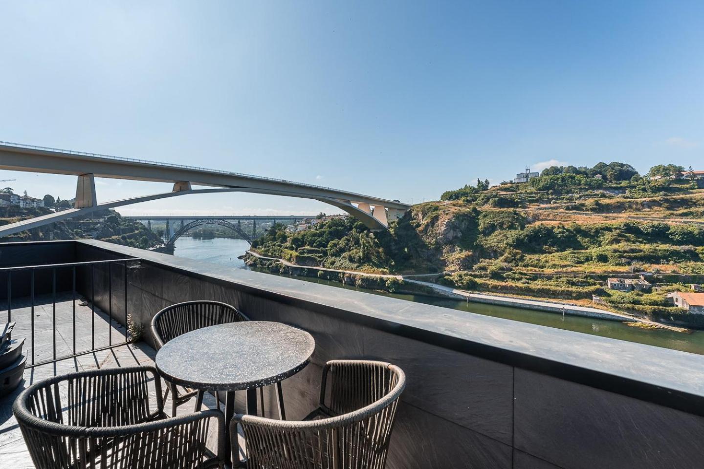 Guestready - An Urban Retreat With River View Apartment Porto Exterior photo